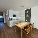 公寓 Lula Inklusive Schwimmbad Und Sauna By Interhome *